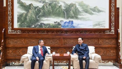 临汾市委书记李云峰与山西文旅集团董事长丁永平一行举行工作会谈