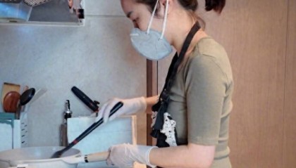 女子称穿瑜伽服上门做饭不是为流量：健身服是日常穿搭