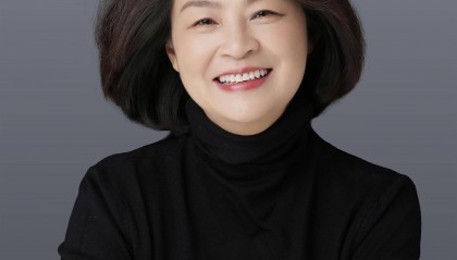 千亿巨头中兴通讯迎来首位女掌舵人，方榕出任董事长