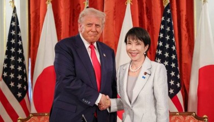 高市早苗和特朗普首次会谈，签了2份协议：对美投资5500亿美元和买大豆
