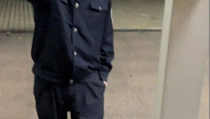 2岁娃长隆酒店高烧39℃，保安拒交外卖药！当事人：接受其“教育”一小时后才拿到药