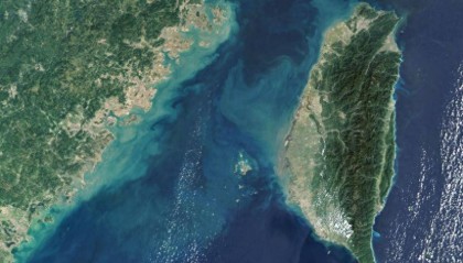台海这滩浑水，英国铁了心要趟，解放军亮出大动作，局势恐要变天