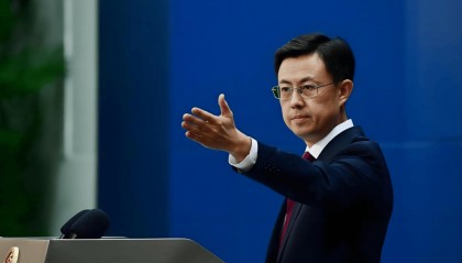 九三阅兵前发出警告，越南在南海非法吹填岛礁，外交部重磅表态：绝不姑息