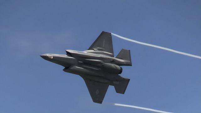 美军:飞行员慌乱中弃机弹射时,F-35战机并未失控
