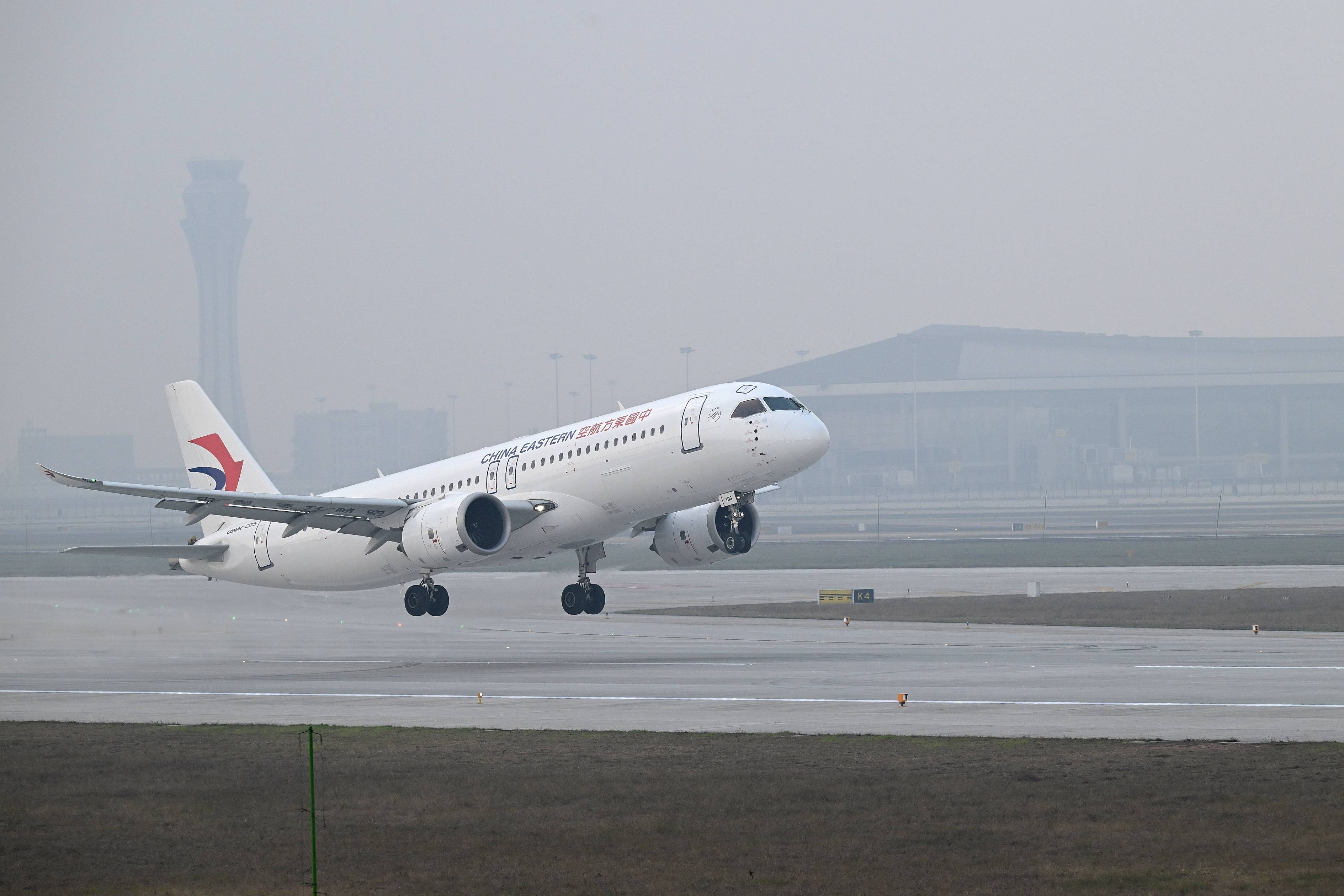 正式启用!C919在第四跑道首飞,江北机场进入四跑道时代