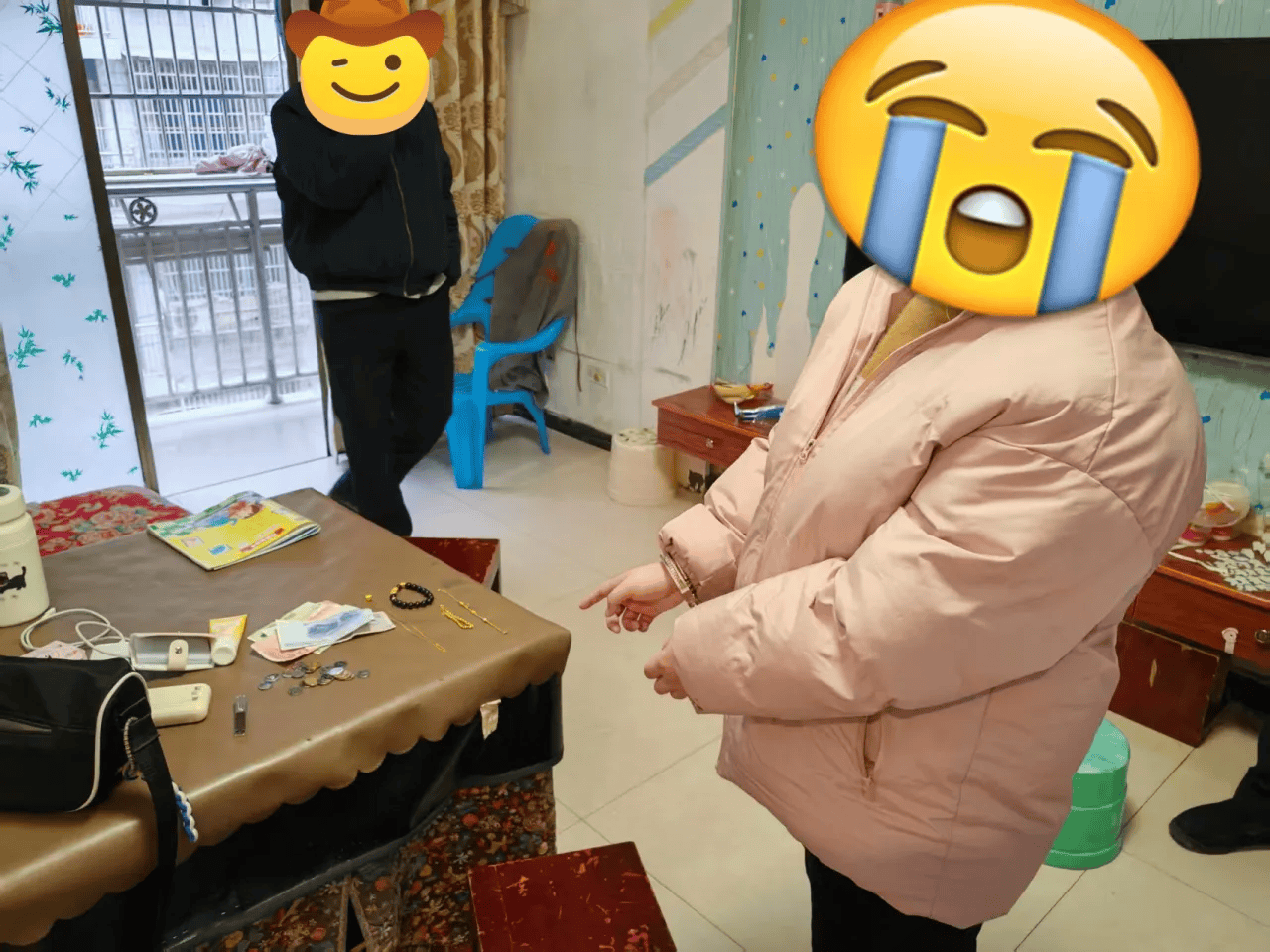 女子“扫楼”发现有人将钥匙藏于家门口地垫下,进屋盗走价值4万元金银首饰被抓