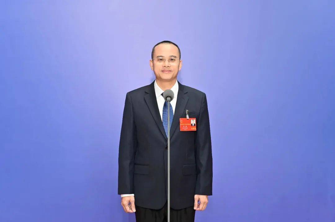 履新2个月，覃俊落马