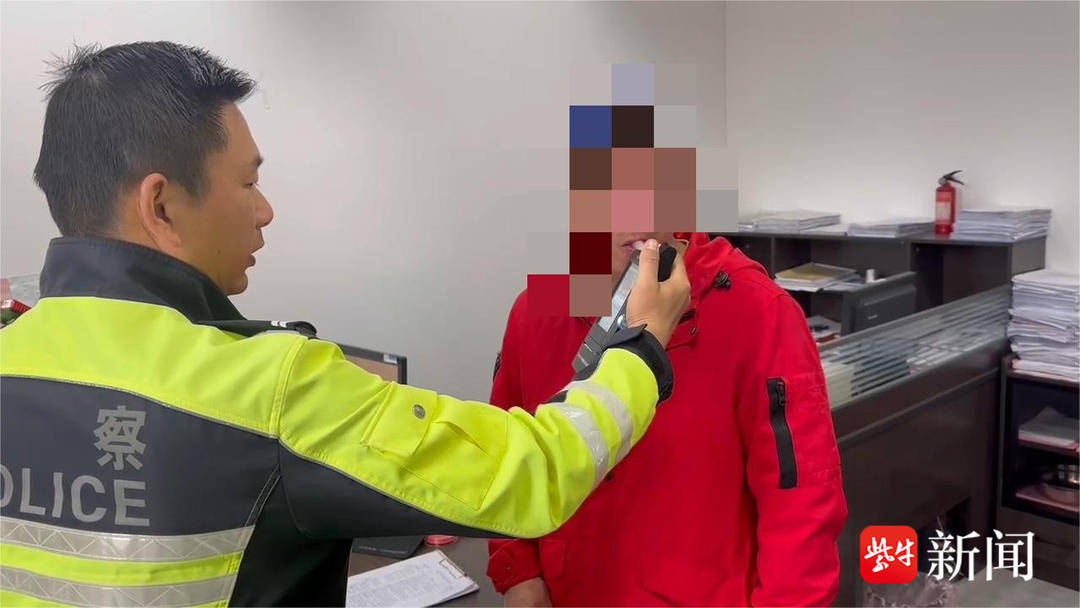 担心被查出“隔夜酒”男子主动到交警队要求检测