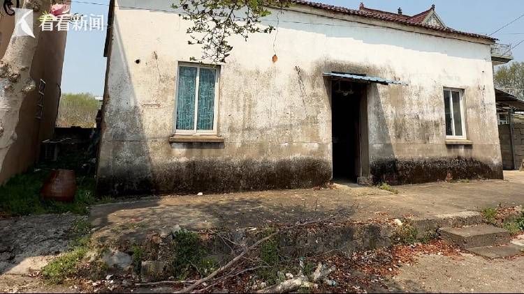 全家“吸血”！瘫痪哥哥在破旧老宅去世，弟弟冒领58万元工伤金买奔驰