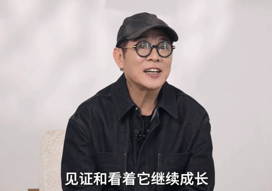 李连杰时隔50年重返金门大桥，晒照感慨“人老了”，已交代后事：树葬海葬无所谓
