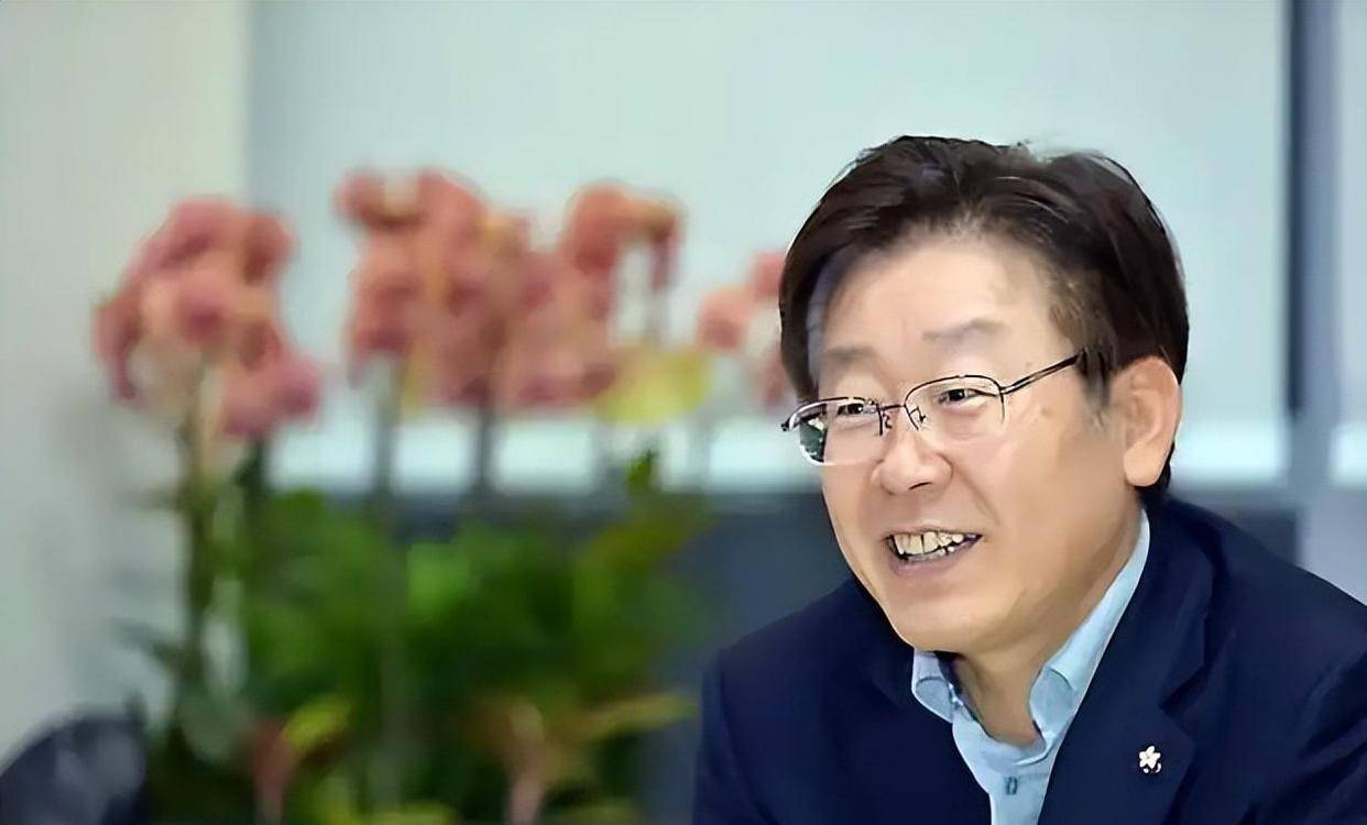韩国爆发仇华浪潮，李在明罕见警告，关键时刻，一句话定下中韩大局
