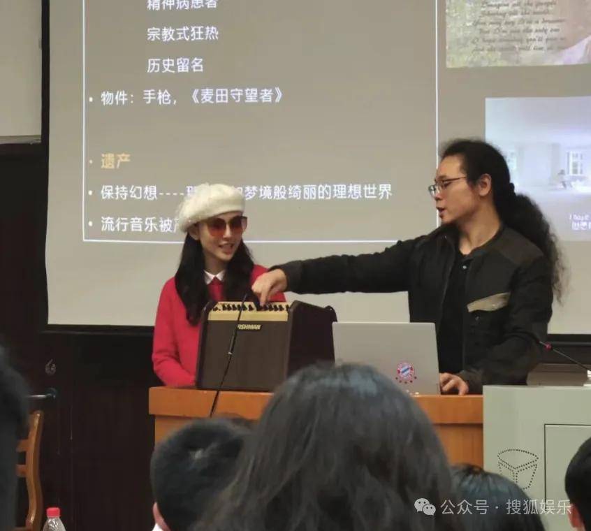 离婚三年又被拍到亲密逛超市，他俩这是纯带娃还是真复合了？