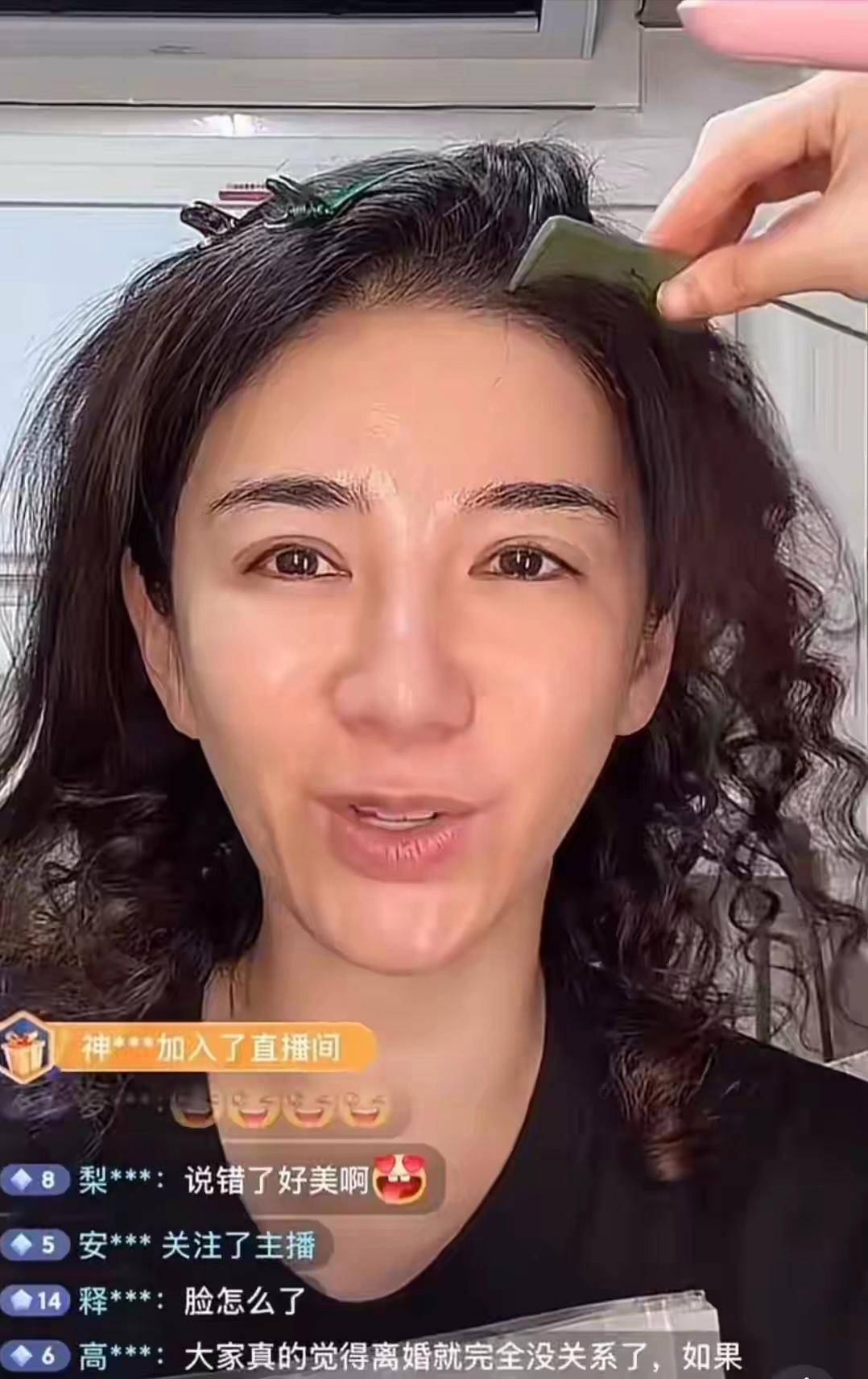 考古|黄奕为护女怒怼网友，曾被霍思燕点名炮轰，近年靠综艺翻红的童年女神再引争议？