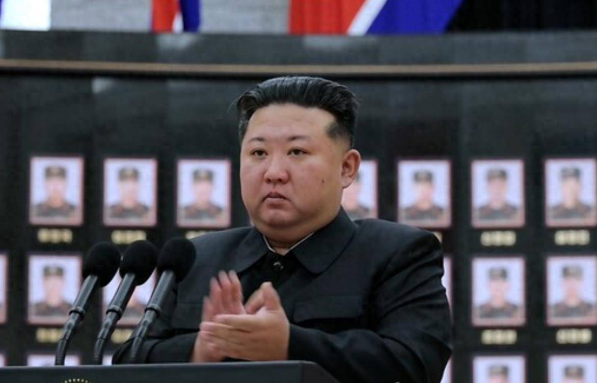 金正恩获邀参加中方阅兵式，李在明情绪爆发，怒斥：朝鲜“又穷又横”！