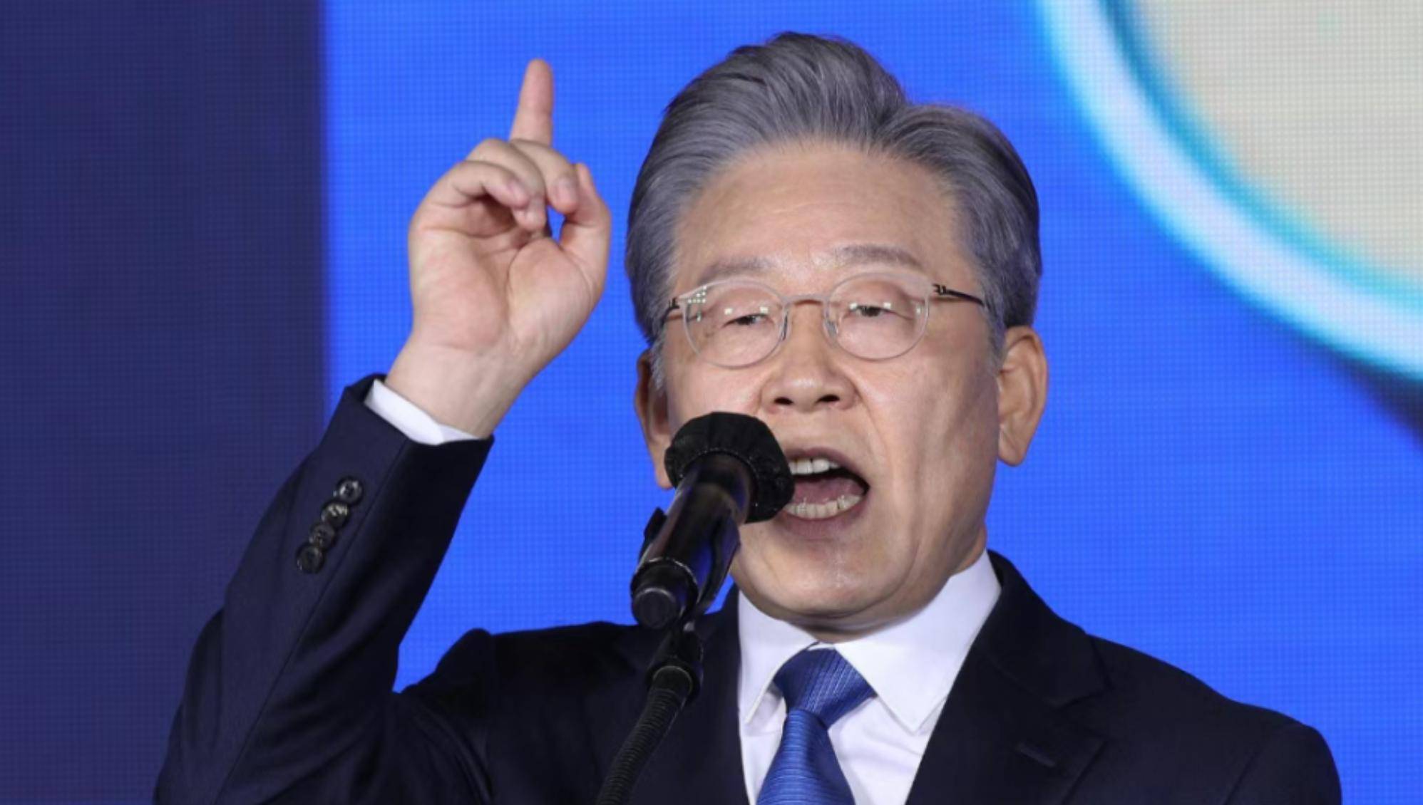 金正恩获邀参加中方阅兵式，李在明情绪爆发，怒斥：朝鲜“又穷又横”！