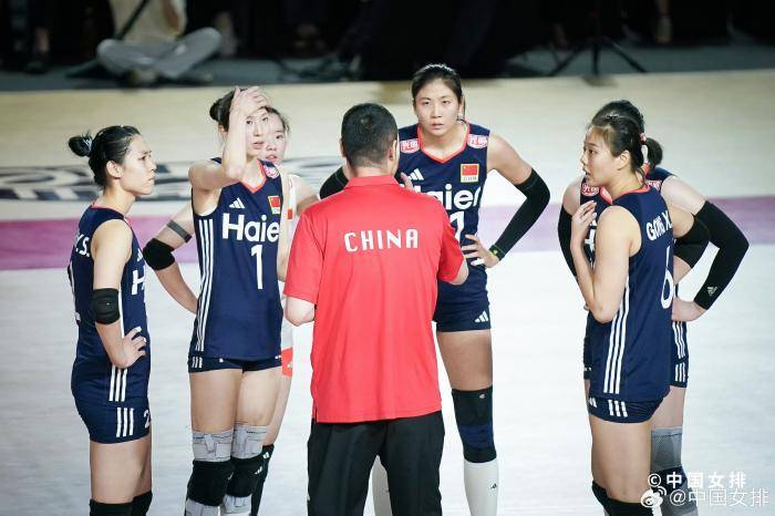 取世锦赛三连胜！中国女排小组第一晋级将战法国女排