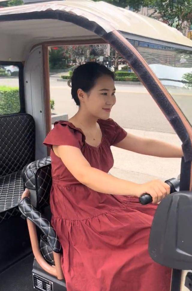 河南95后高校女辅导员“没苦硬吃”：暑假自驾1000公里家访，从电三轮到汽车，已坚持两年