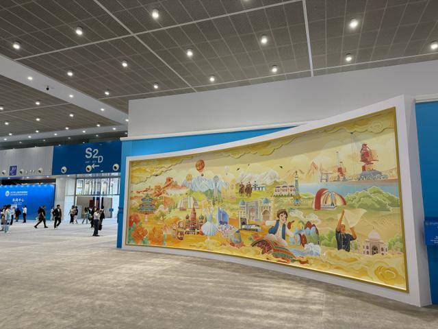 上合天津峰会22米巨幅壁画火出圈，这些中外元素你认出几个？
