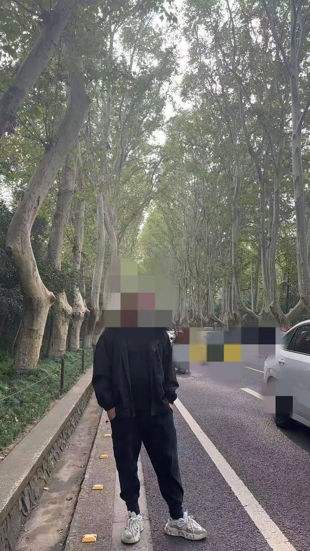 28岁男子深夜开完会发病去世，杭州人社部门未认定工伤，家属不满提出申诉