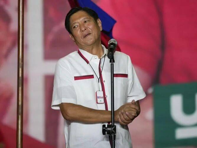 已经顾不上南海了！菲律宾国内局势大乱？马科斯担心重蹈其父覆辙，菲全军进入“红色警戒”