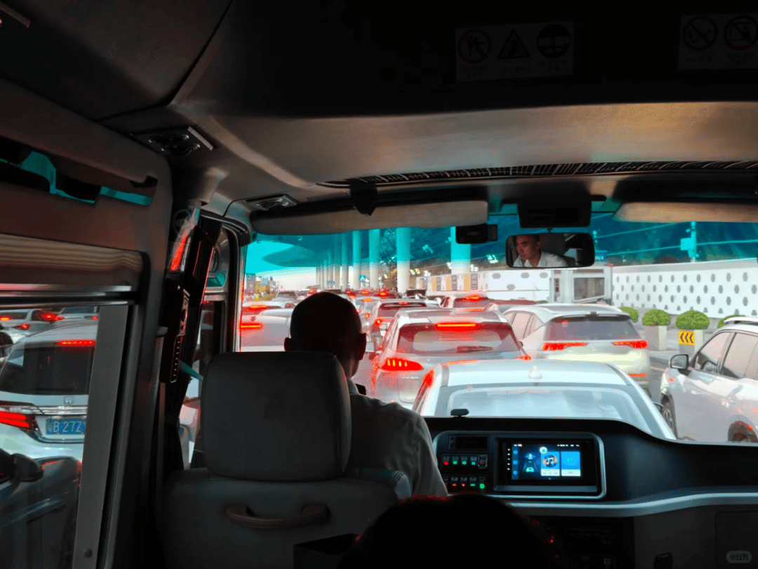 “不亚于春节回家”！凌晨5点，深圳有人已经堵在路上……
