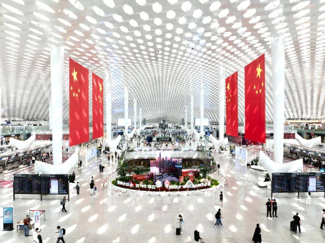 “不亚于春节回家”！凌晨5点，深圳有人已经堵在路上……