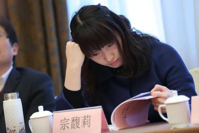 接班后，宗馥莉做错了什么？