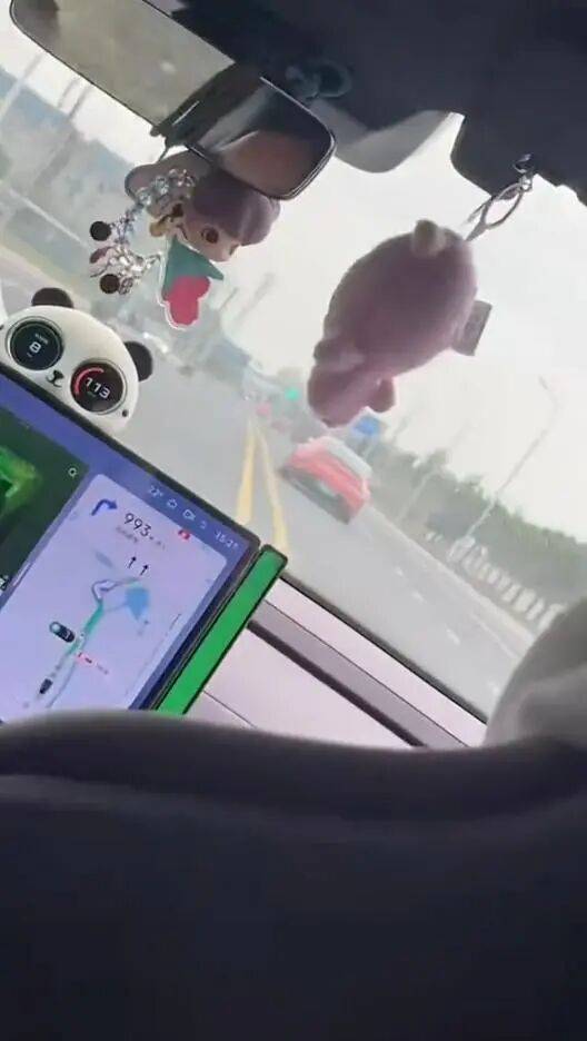 小米汽车市区飙至时速120公里，跨双黄线到对向车道超车……交警回应→