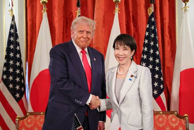 高市早苗和特朗普首次会谈，签了2份协议：对美投资5500亿美元和买大豆