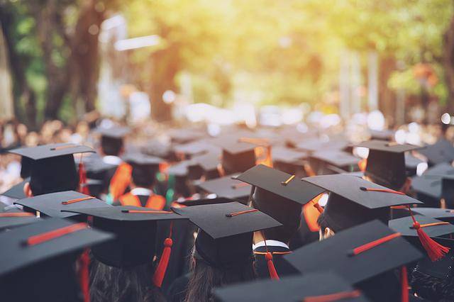 破解“县中失落”：如何让县域1600万高中生考上好大学？