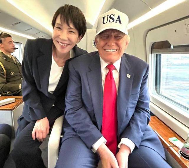 薛领事遭围攻？中方真的怒了，高市早苗没想到：特朗普也翻脸了