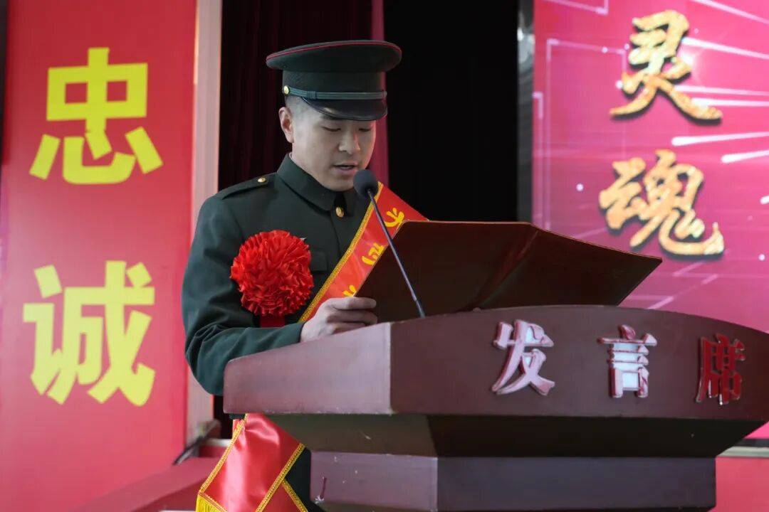 向军旗告别！中部战区部队隆重举行冬季士兵退役仪式