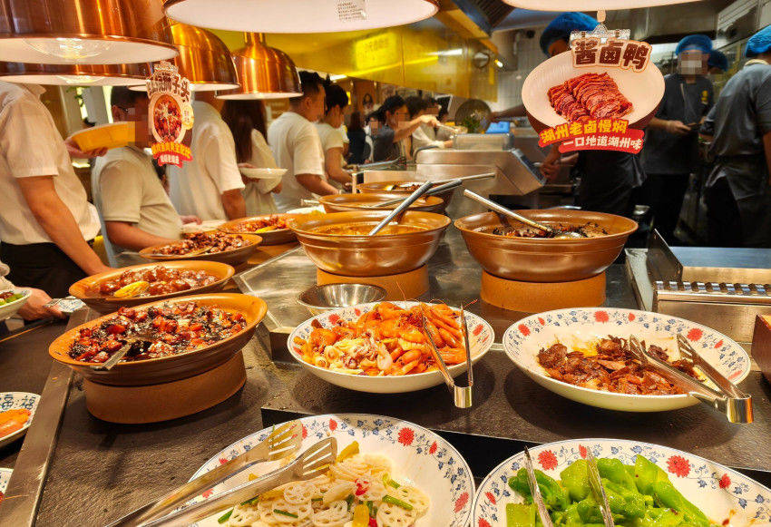 人均28元，称重自选！老娘舅在杭州开了家明档现炒餐厅